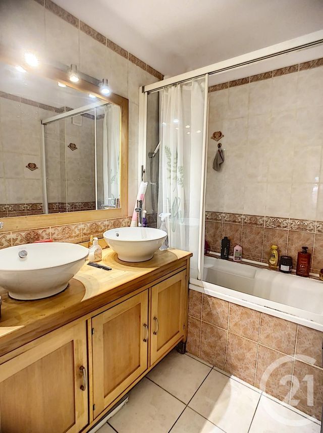 Appartement F4 à vendre - 4 pièces - 87.0 m2 - ALLAUCH - 13 - PROVENCE-ALPES-COTE-D-AZUR - Century 21 Concept Immobilier Appartement F4 à vendre - 4 pièces - 87.0 m2 - ALLAUCH - 13 - PROVENCE-ALPES-COTE-D-AZUR - Century 21 Concept Immobilier