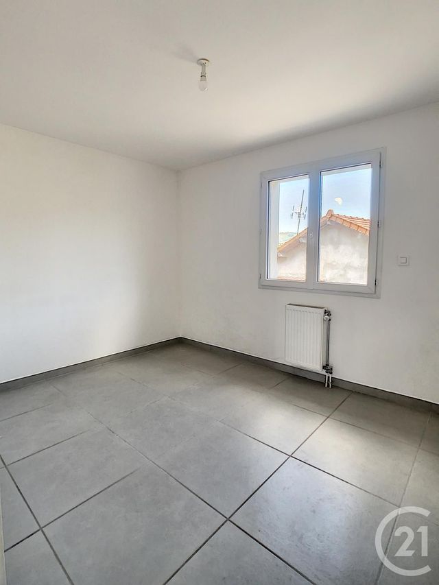 Afficher la photo en grand Appartement F3 à vendre - 3 pièces - 58.0 m2 - ALLAUCH - 13 - PROVENCE-ALPES-COTE-D-AZUR - Century 21 Concept Immobilier
