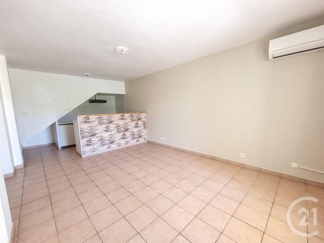 Afficher la photo en grand Appartement F2 à louer - 2 pièces - 46.0 m2 - ALLAUCH - 13 - PROVENCE-ALPES-COTE-D-AZUR - Century 21 Concept Immobilier