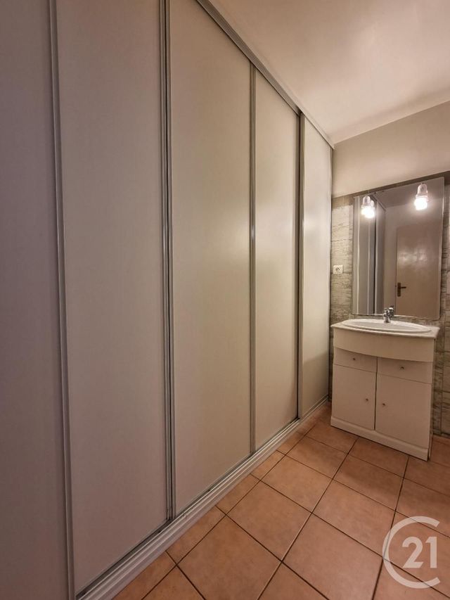 Afficher la photo en grand Appartement F2 à louer - 2 pièces - 46.0 m2 - ALLAUCH - 13 - PROVENCE-ALPES-COTE-D-AZUR - Century 21 Concept Immobilier