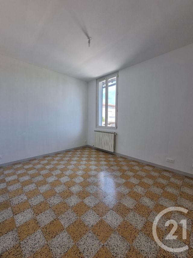 Afficher la photo en grand Appartement F2 à louer - 2 pièces - 45.0 m2 - ALLAUCH - 13 - PROVENCE-ALPES-COTE-D-AZUR - Century 21 Concept Immobilier
