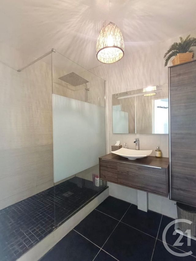 Appartement T3 à louer - 3 pièces - 56.9 m2 - MARSEILLE - 13013 - PROVENCE-ALPES-COTE-D-AZUR - Century 21 Concept Immobilier