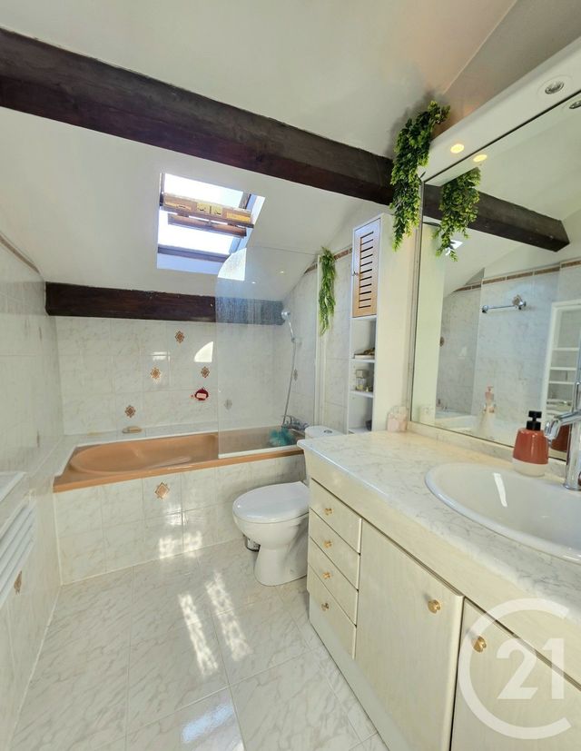 Appartement F2 à vendre - 3 pièces - 50.0 m2 - MARSEILLE - 13013 - PROVENCE-ALPES-COTE-D-AZUR - Century 21 Concept Immobilier