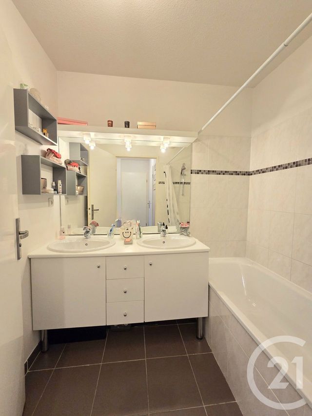 Appartement F3 à vendre - 3 pièces - 63.0 m2 - MARSEILLE - 13013 - PROVENCE-ALPES-COTE-D-AZUR - Century 21 Concept Immobilier