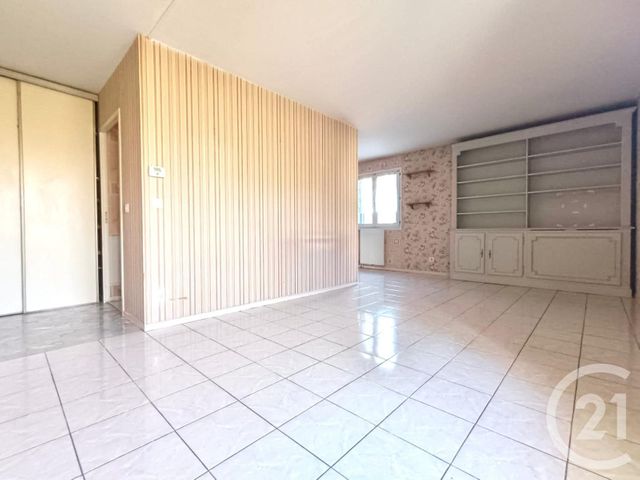 Appartement T3 à louer - 3 pièces - 66.0 m2 - PLAN DE CUQUES - 13 - PROVENCE-ALPES-COTE-D-AZUR - Century 21 Concept Immobilier