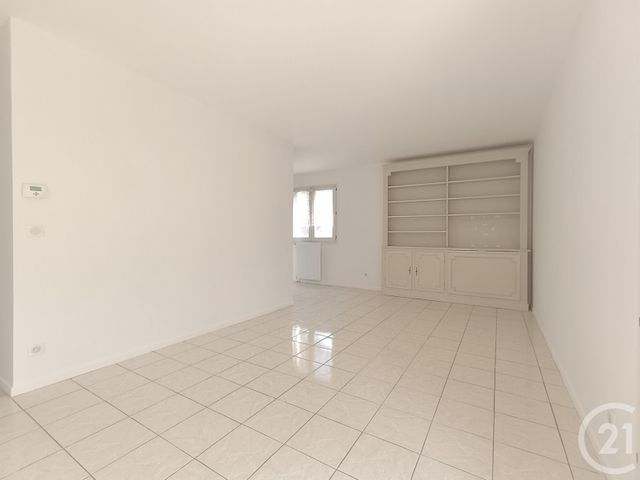 Appartement T3 à louer - 3 pièces - 66.0 m2 - PLAN DE CUQUES - 13 - PROVENCE-ALPES-COTE-D-AZUR - Century 21 Concept Immobilier