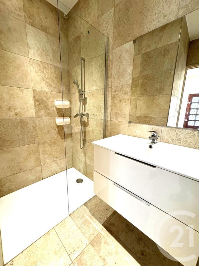 Appartement T3 à louer - 3 pièces - 59.52 m2 - ALLAUCH - 13 - PROVENCE-ALPES-COTE-D-AZUR - Century 21 Concept Immobilier