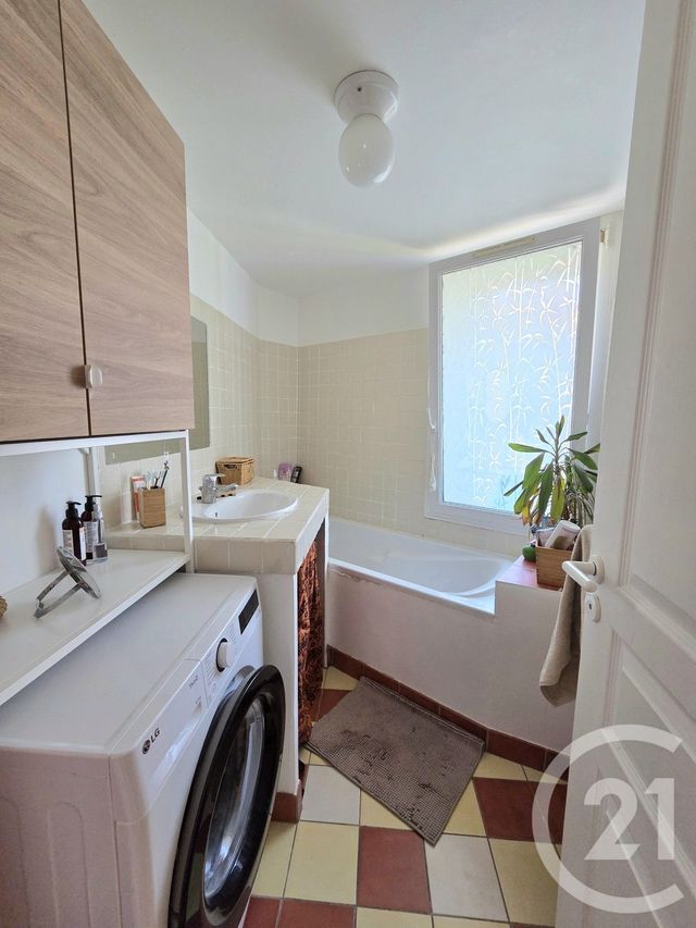 maison à louer - 4 pièces - 100.0 m2 - ALLAUCH - 13 - PROVENCE-ALPES-COTE-D-AZUR - Century 21 Concept Immobilier