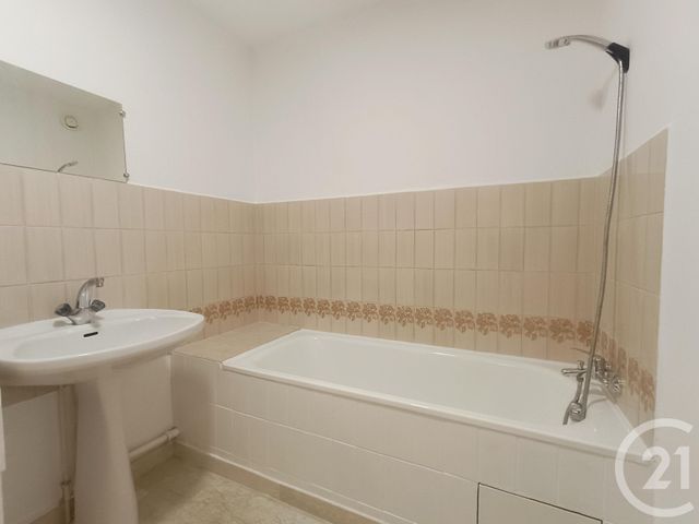 Appartement T2 à louer - 2 pièces - 55.98 m2 - MARSEILLE - 13012 - PROVENCE-ALPES-COTE-D-AZUR - Century 21 Concept Immobilier
