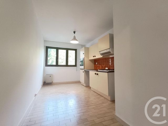 Appartement T2 à louer - 2 pièces - 55.98 m2 - MARSEILLE - 13012 - PROVENCE-ALPES-COTE-D-AZUR - Century 21 Concept Immobilier
