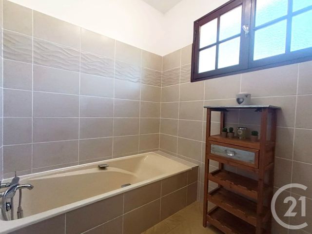 Appartement T4 à louer - 4 pièces - 85.02 m2 - ALLAUCH - 13 - PROVENCE-ALPES-COTE-D-AZUR - Century 21 Concept Immobilier