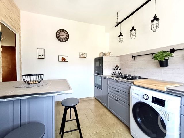Appartement T4 à louer - 4 pièces - 85.02 m2 - ALLAUCH - 13 - PROVENCE-ALPES-COTE-D-AZUR - Century 21 Concept Immobilier