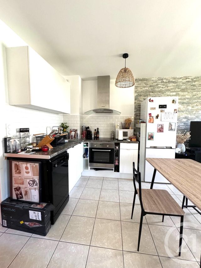 Appartement F2 à louer - 2 pièces - 41.0 m2 - ALLAUCH - 13 - PROVENCE-ALPES-COTE-D-AZUR - Century 21 Concept Immobilier