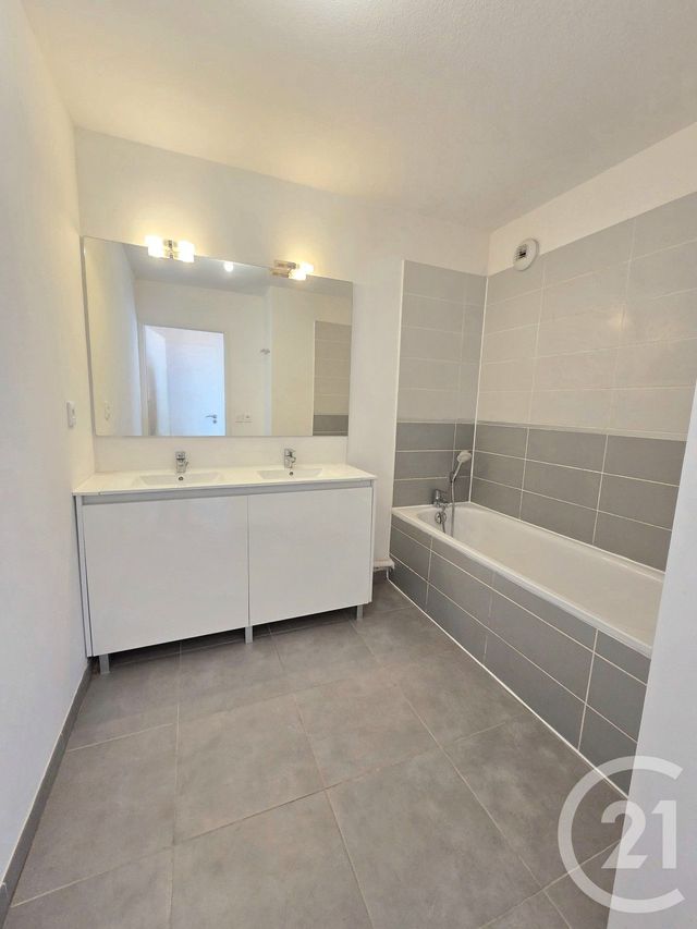 Appartement F3 à louer - 3 pièces - 57.0 m2 - MARSEILLE - 13013 - PROVENCE-ALPES-COTE-D-AZUR - Century 21 Concept Immobilier