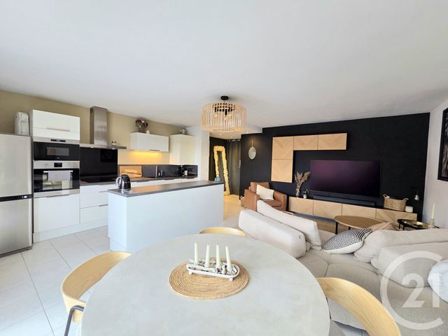 Appartement F4 à vendre - 4 pièces - 83.0 m2 - PLAN DE CUQUES - 13 - PROVENCE-ALPES-COTE-D-AZUR - Century 21 Concept Immobilier